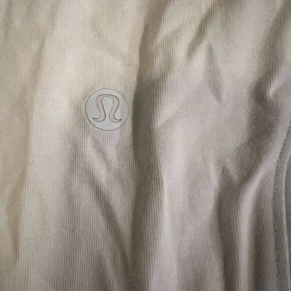 Lululemon tank top size 6 - Picture 3 of 7